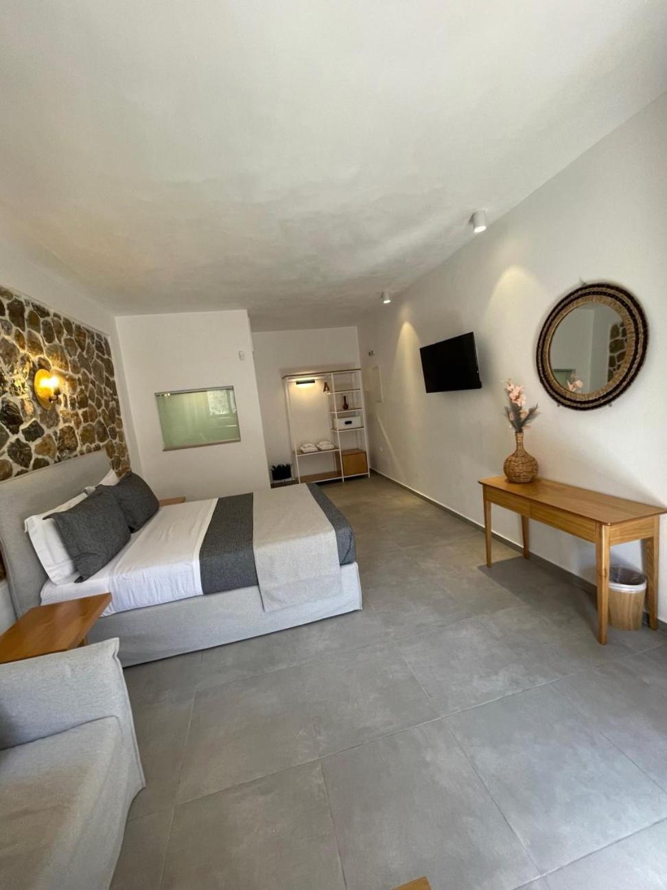Trocadero Luxury Suites แอร์มิโอนี ภายนอก รูปภาพ