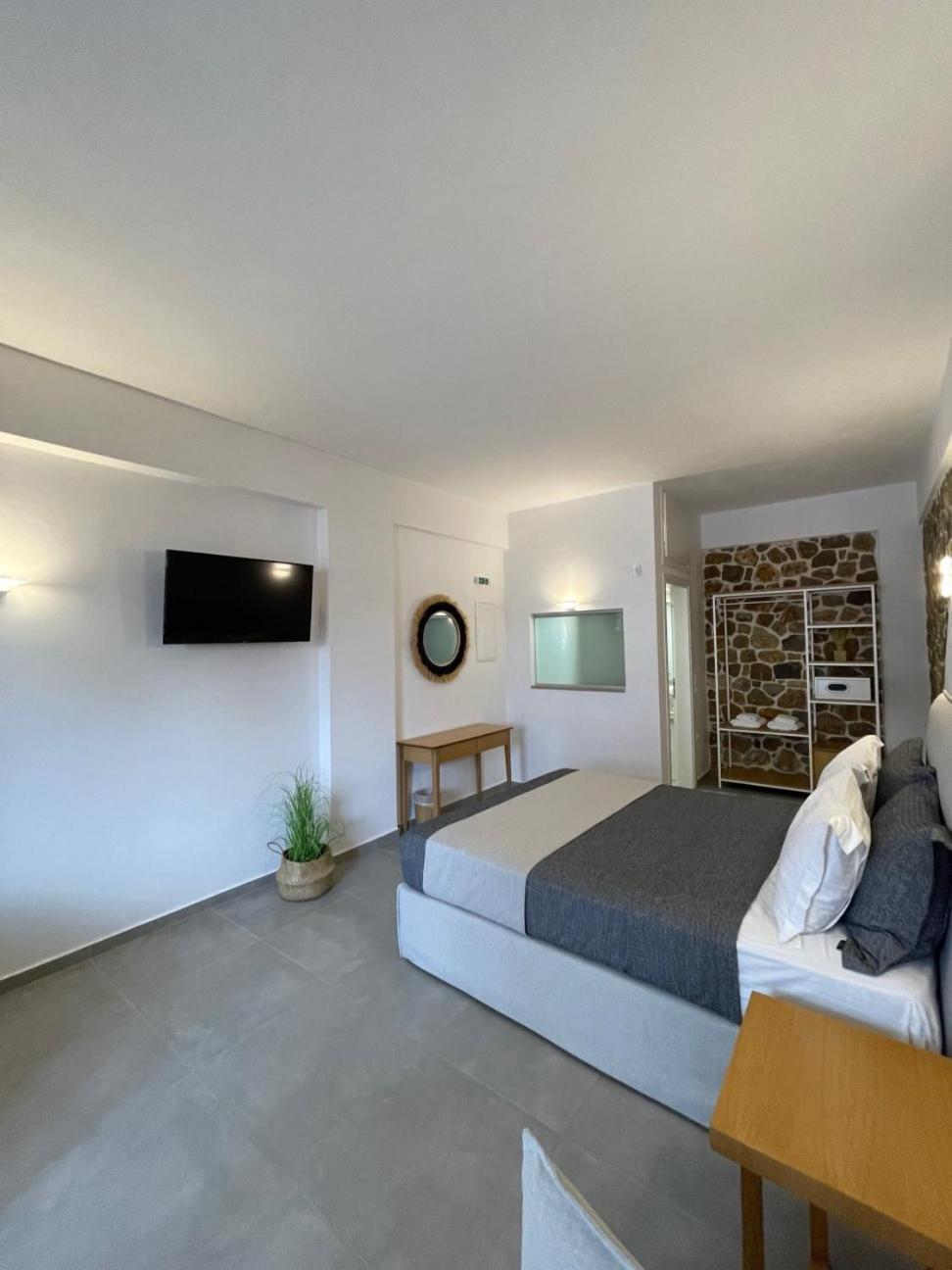 Trocadero Luxury Suites แอร์มิโอนี ภายนอก รูปภาพ