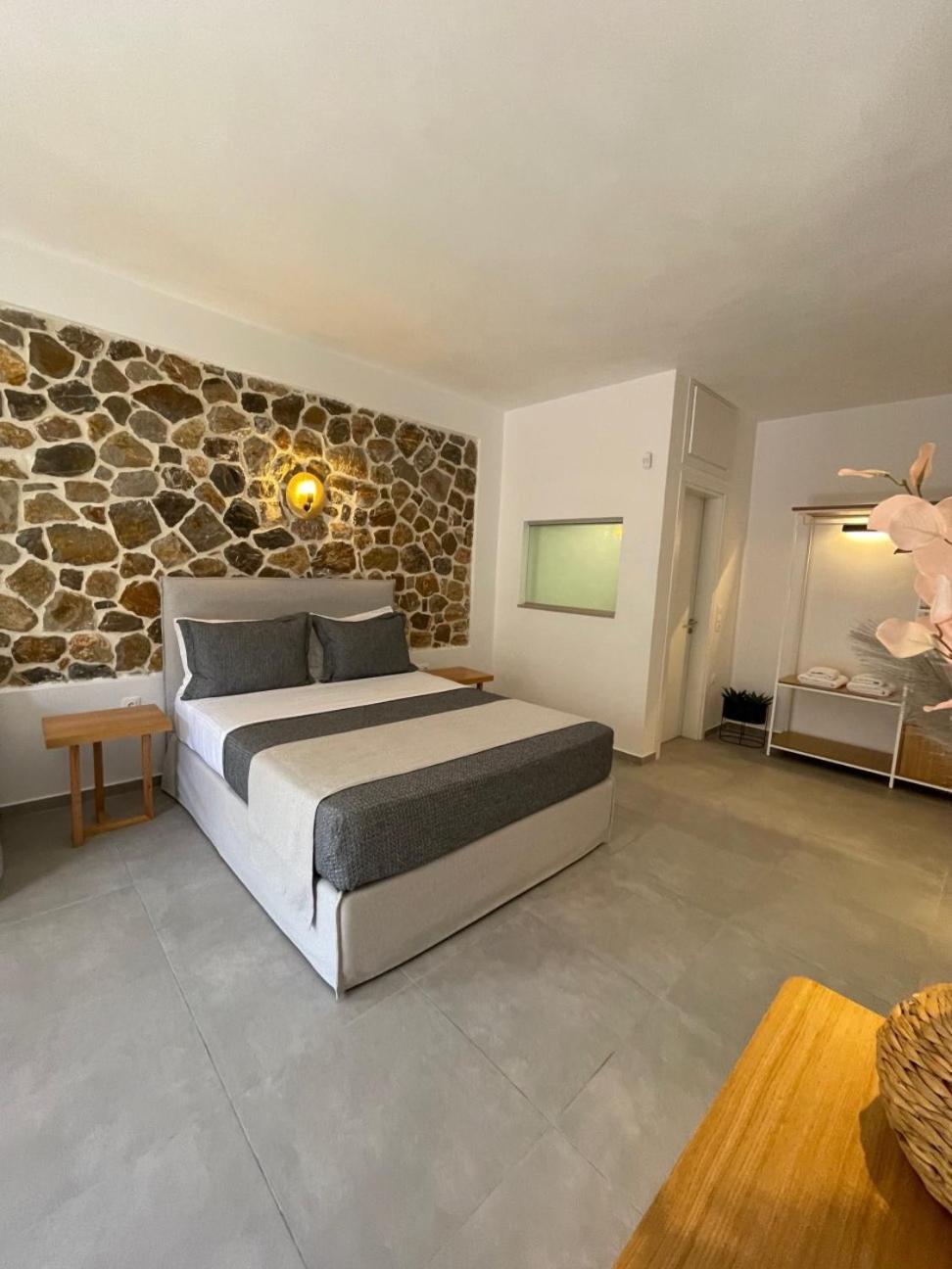 Trocadero Luxury Suites แอร์มิโอนี ภายนอก รูปภาพ