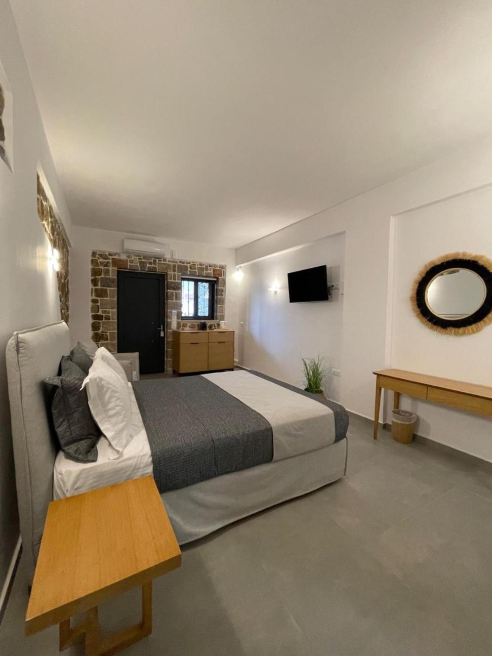 Trocadero Luxury Suites แอร์มิโอนี ภายนอก รูปภาพ