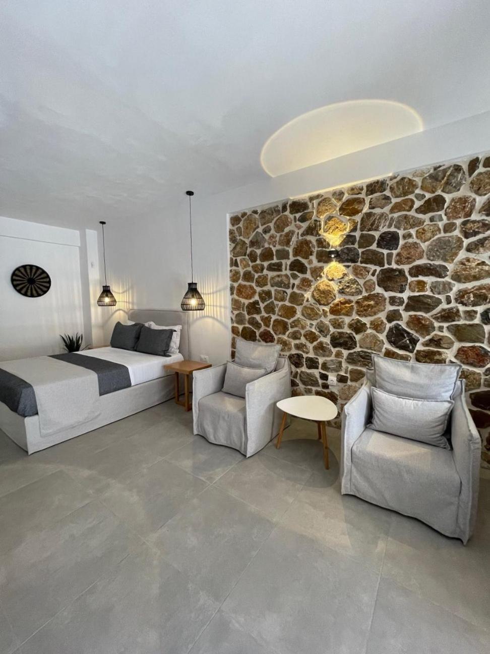 Trocadero Luxury Suites แอร์มิโอนี ภายนอก รูปภาพ