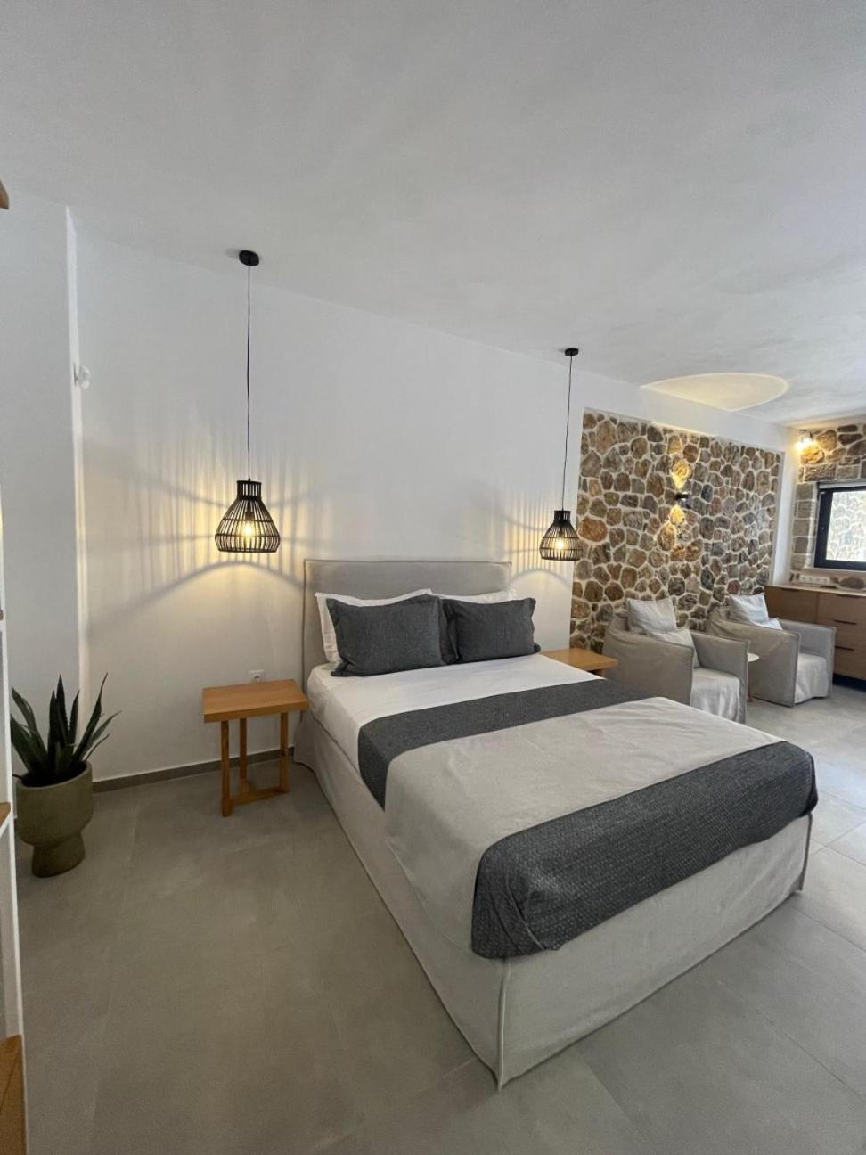 Trocadero Luxury Suites แอร์มิโอนี ภายนอก รูปภาพ